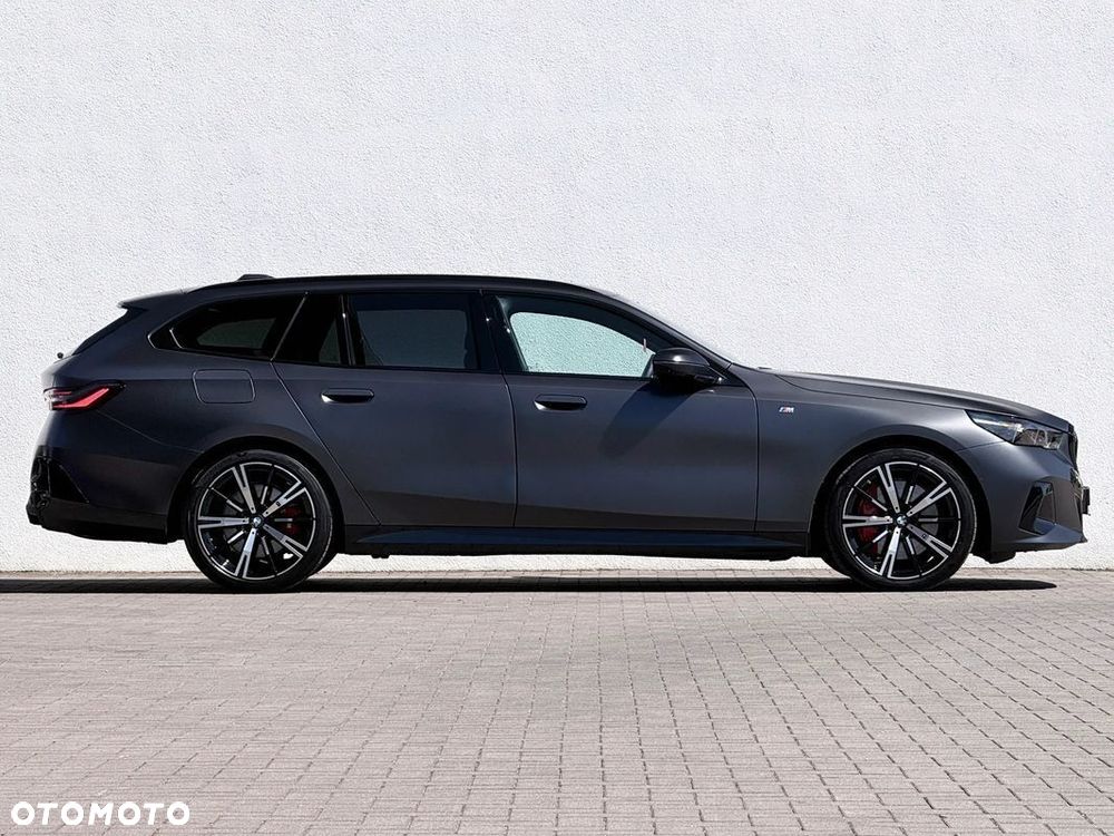 BMW Seria 5 540d xDrive mHEV - 23