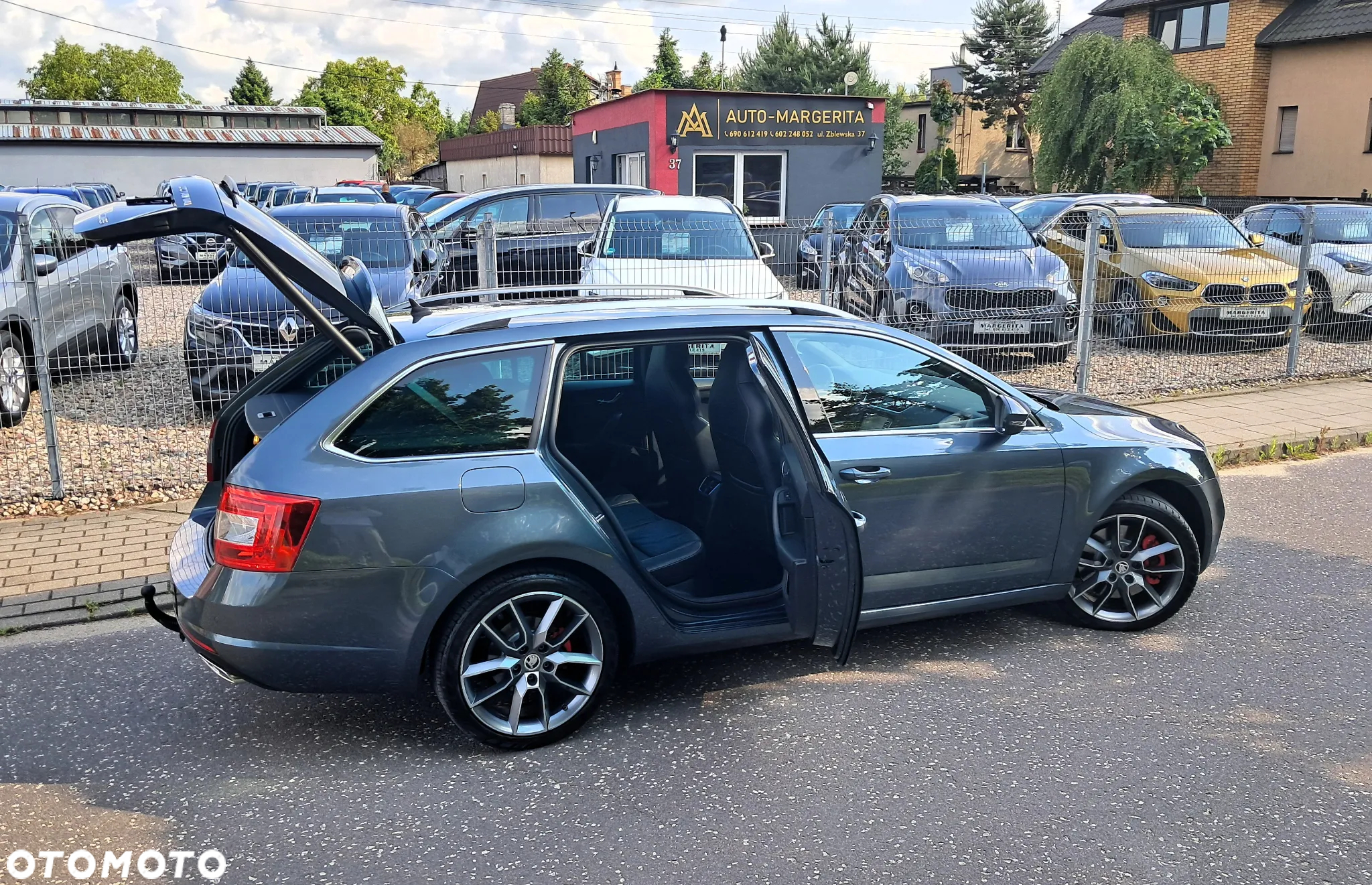 Skoda Octavia Combi 2.0 TDI DSG RS - 36
