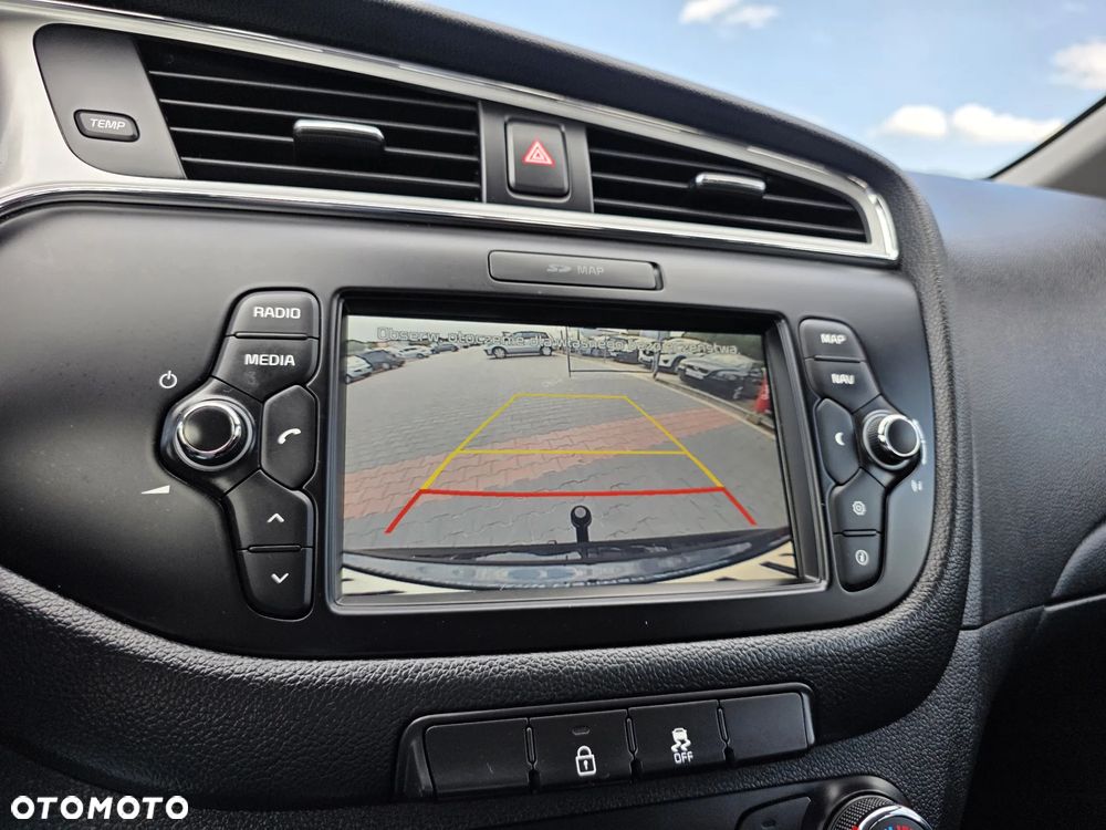 Kia Ceed 1.6 GDI ISG Dream-Team Edition - 13