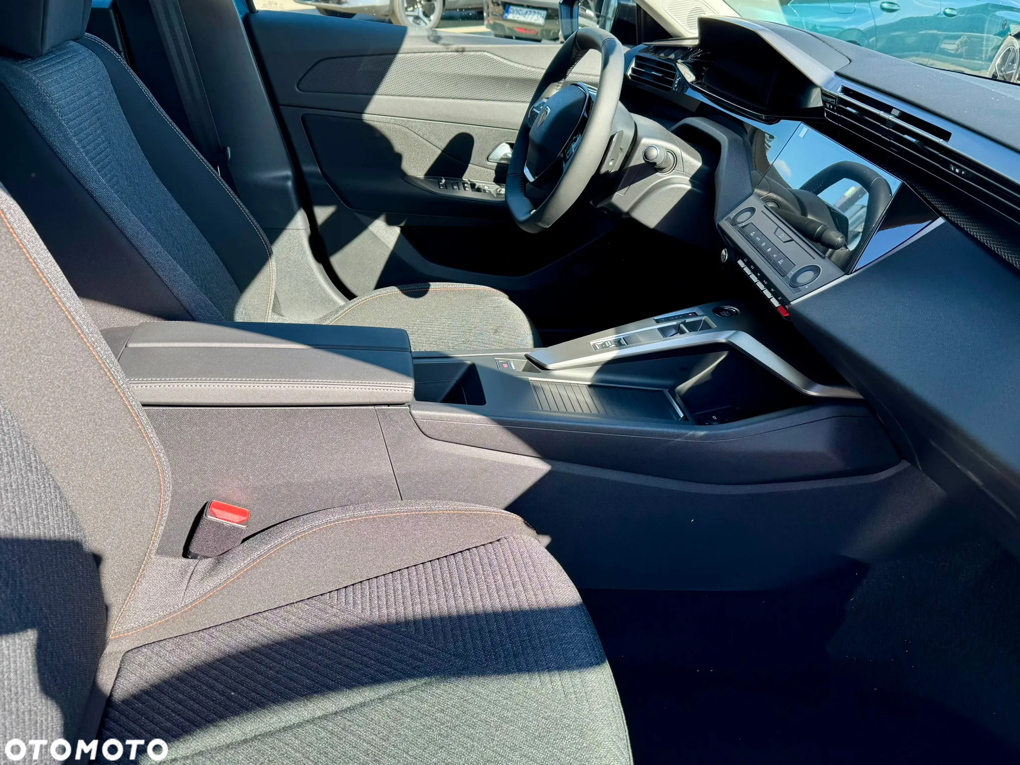 Peugeot 308 1.2 mHEV Style S&S e-DCS6 - 11