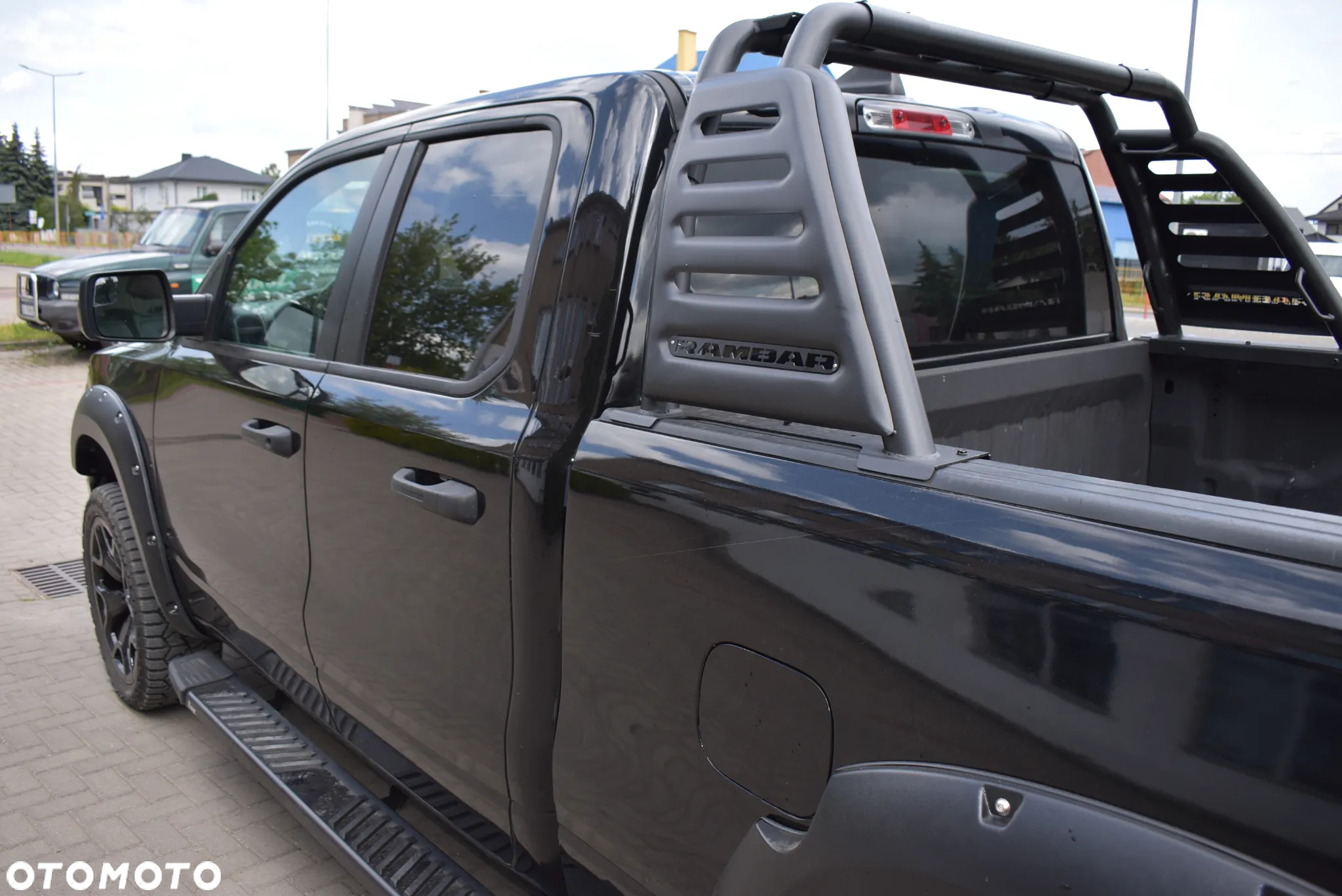 Dodge RAM - 8