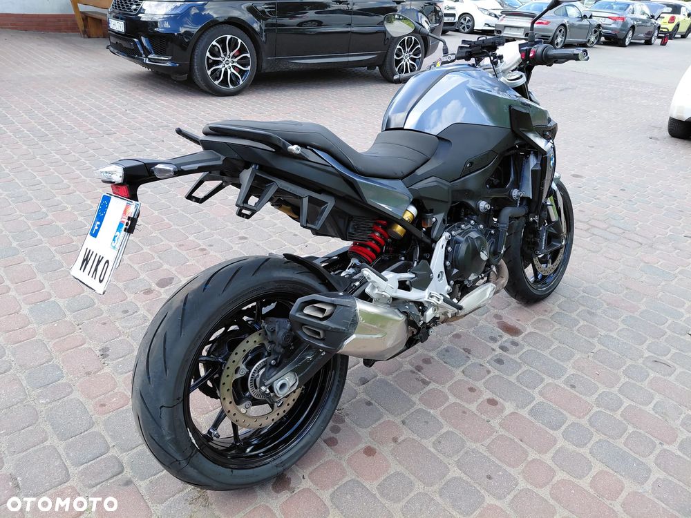 BMW F - 5