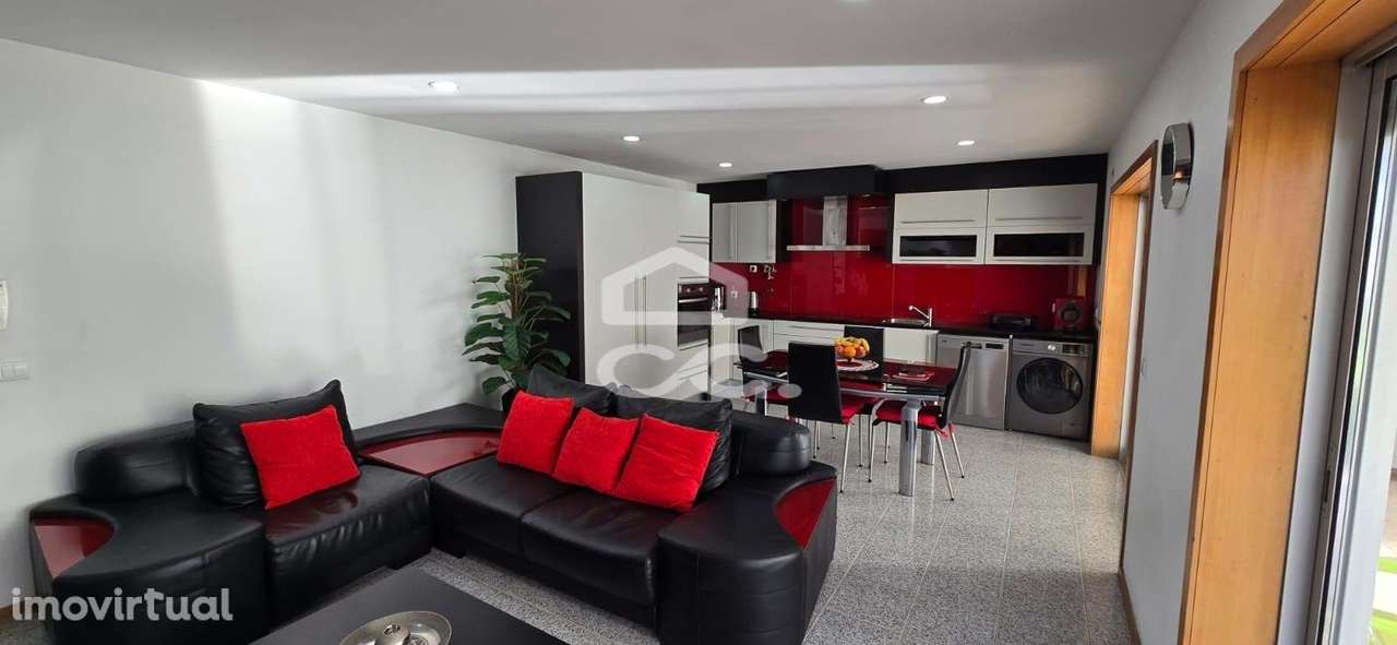 Moradia em Banda Restaurada T2+1 em Selho São Cristovão - Guimarães - Grande imagem: 2/21