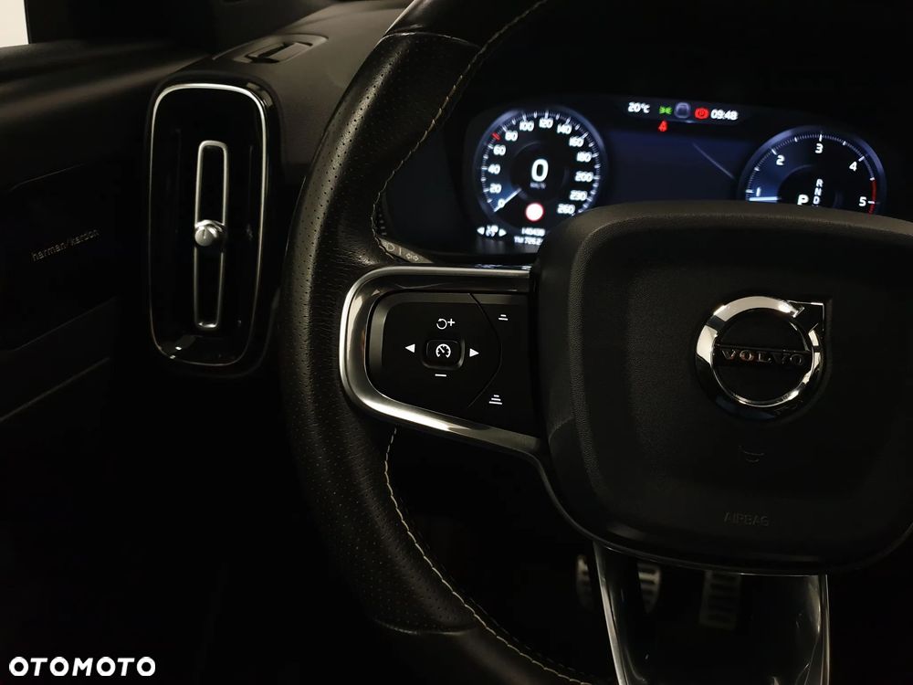 Volvo XC 40 D4 AWD R-Design - 10