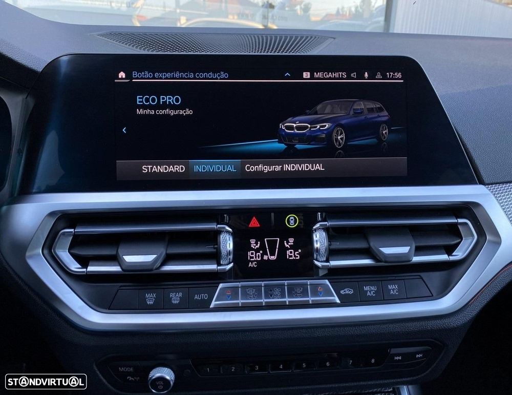 BMW 320 d Pack Desportivo M Auto - 31