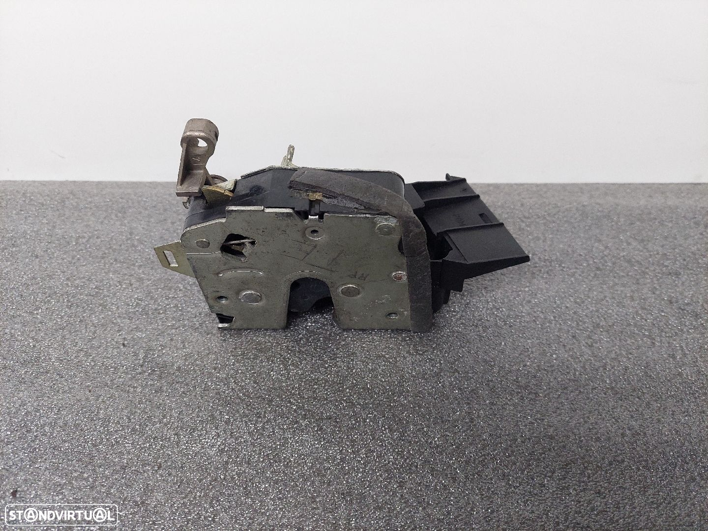 Fecho Porta Tras Esq Bmw 5 (E34) - 2