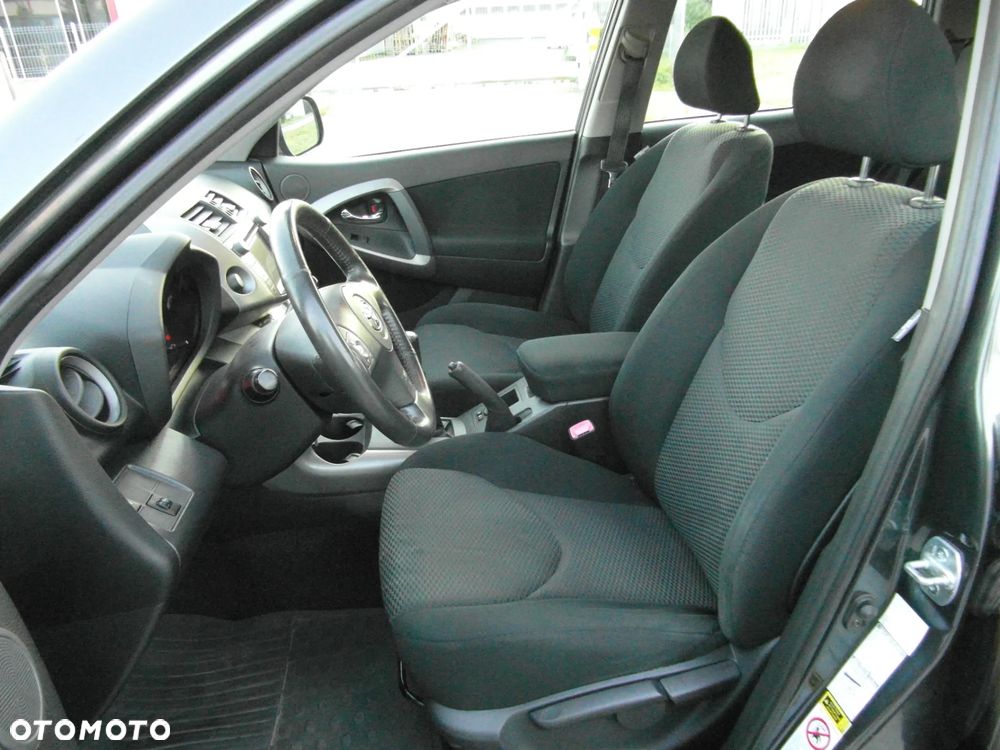 Toyota RAV4 2.0 VVT-i Sol - 17