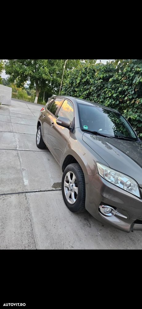 Toyota RAV4 2.2 D-4D AWD Comfort - 2