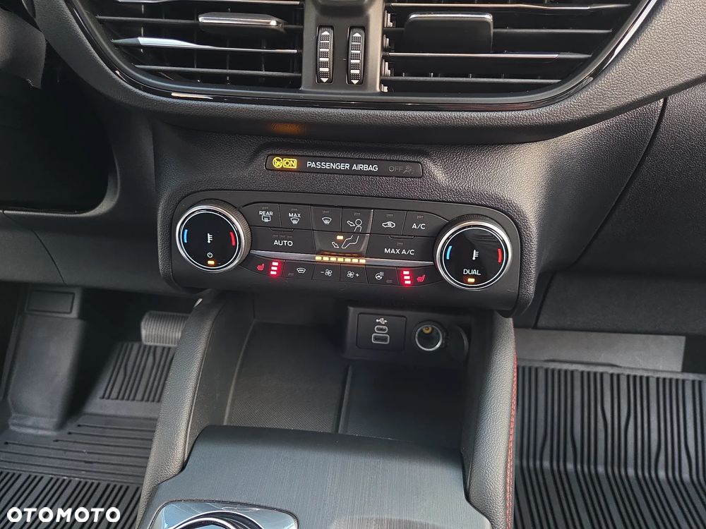 Ford Kuga - 28