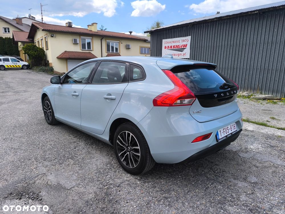 Volvo V40 D2 Momentum - 3