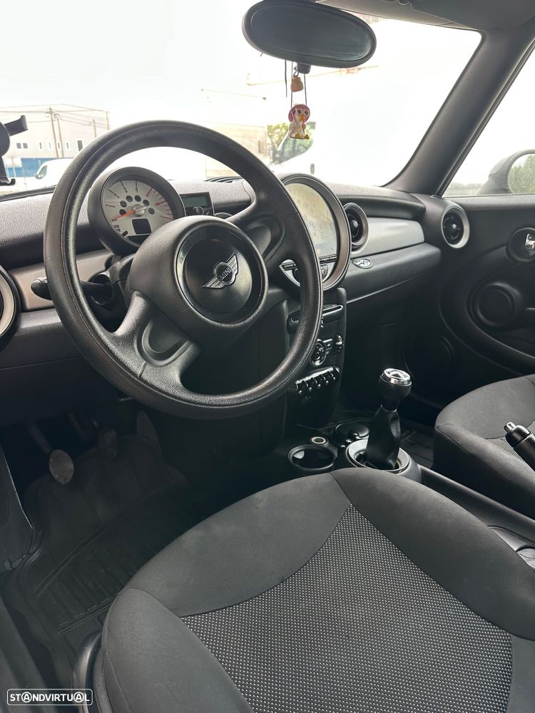 MINI Cabrio Cooper D - 5