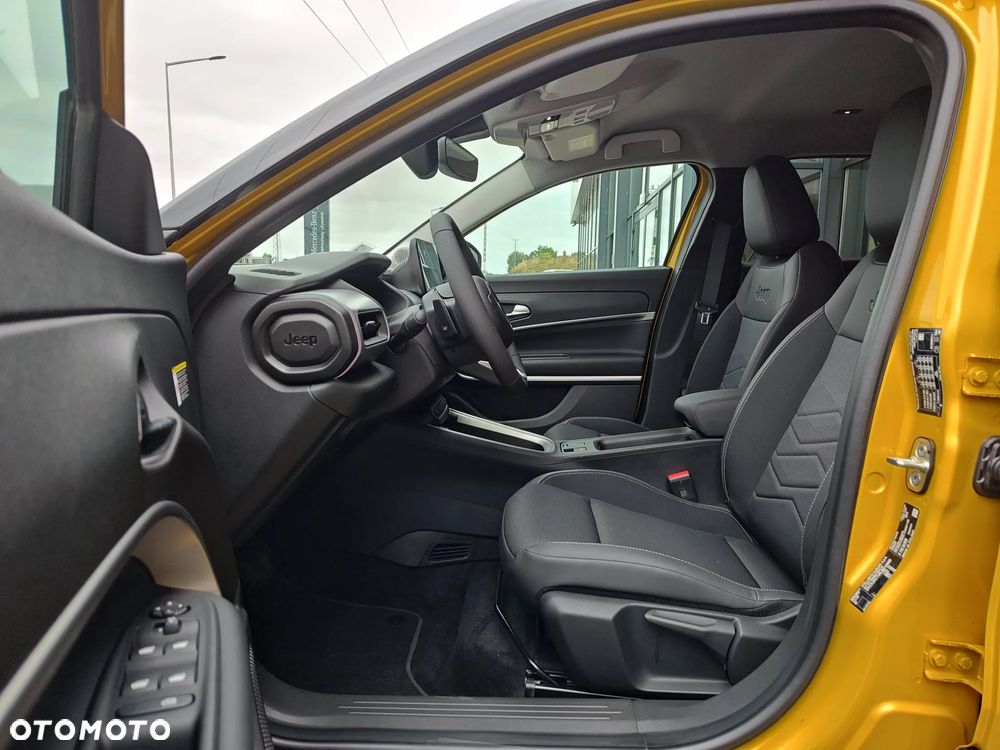 Jeep Avenger 1.2 T3 mHEV Summit FWD eDCT6 - 10