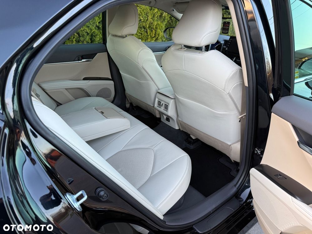 Toyota Camry 2.5 Hybrid Executive CVT - 30