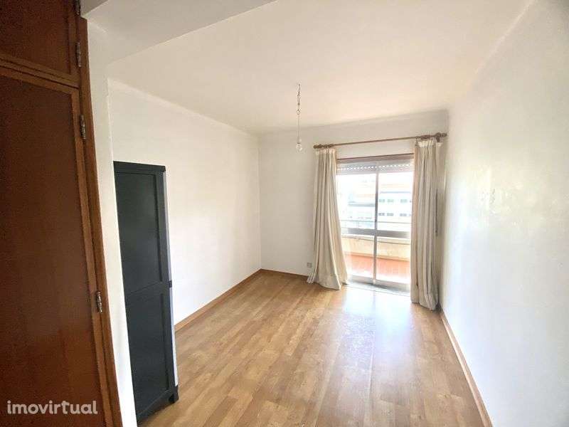 T1 com varanda de 15m2 - Grande imagem: 3/8