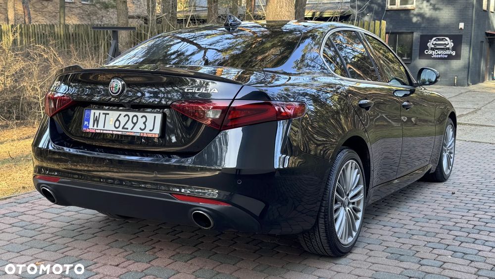 Alfa Romeo Giulia 2.0 Turbo 16V AT8-Q4 Ti - 17