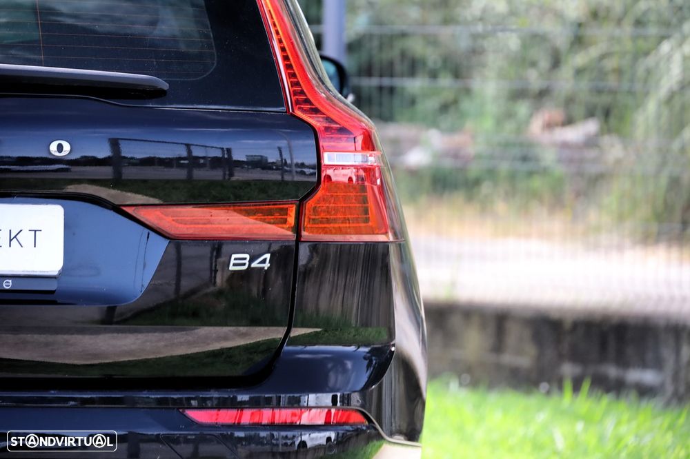 Volvo XC 60 2.0 B4 Plus Bright — fotografia 29