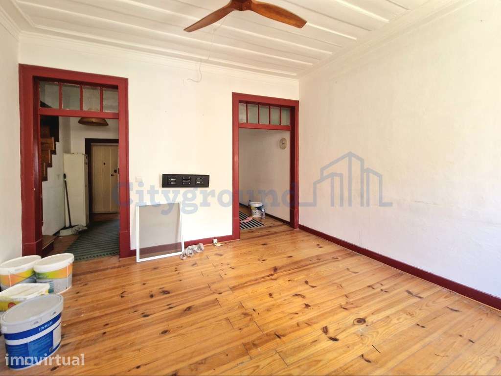 Apartamento T2 Duplex no Príncipe Real para reabilitar a seu gosto - Grande imagem: 4/18