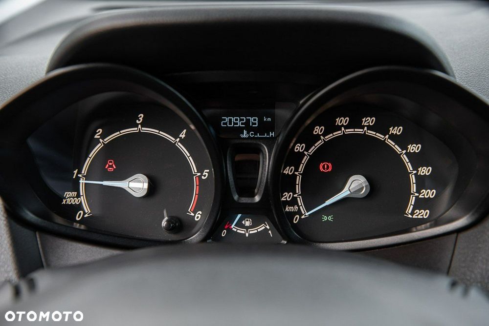 Ford Tourneo Courier - 18