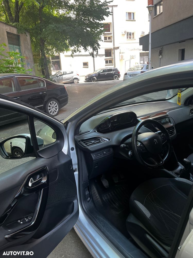 Peugeot 208 1.4 VTi Access - 5