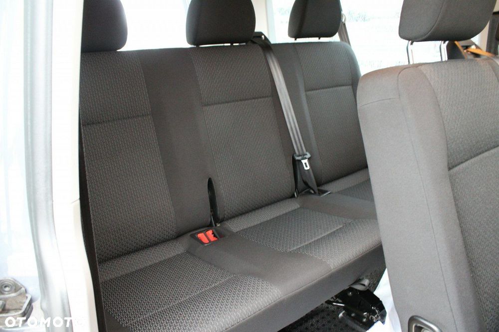 Volkswagen Caravelle - 23