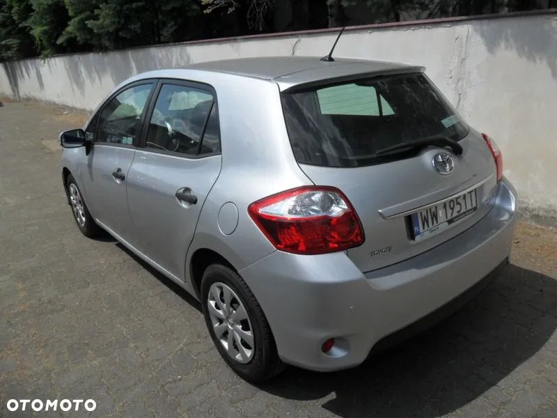 Toyota Auris 1.4 D-4D Luna - 1