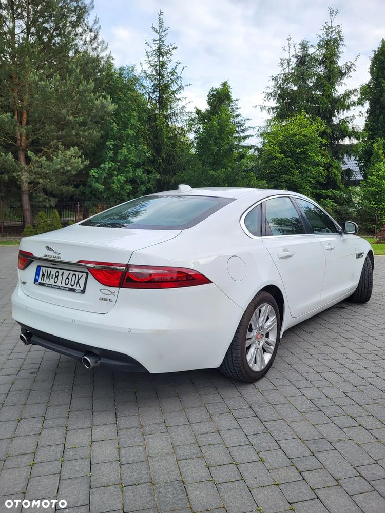 Jaguar XF 3.0 V6 Prestige - 4