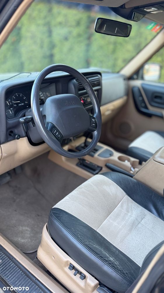 Jeep Cherokee 4.0 Limited - 36