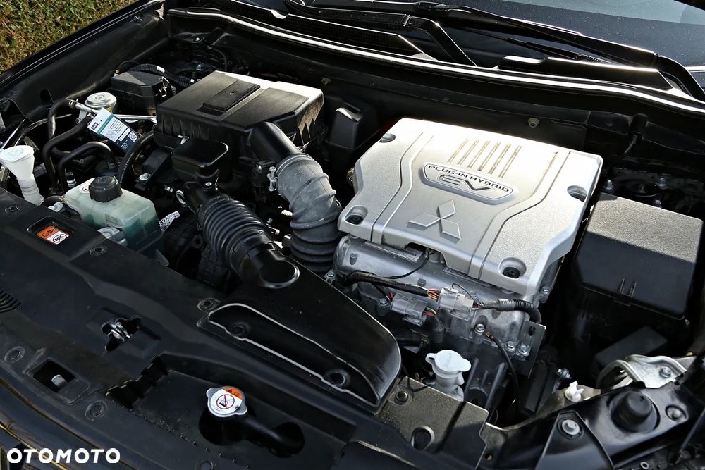 Mitsubishi Outlander - 40