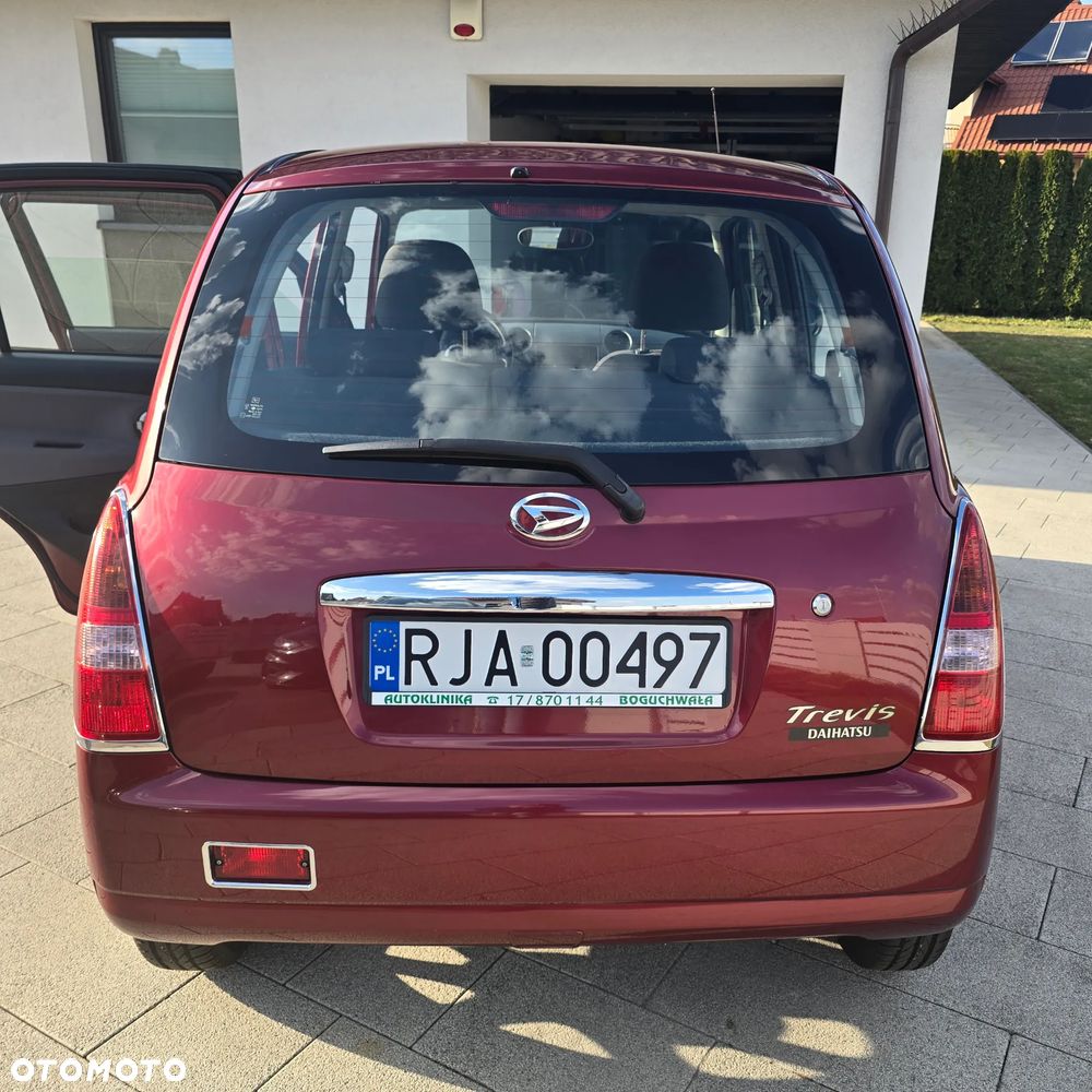 Daihatsu Trevis - 6