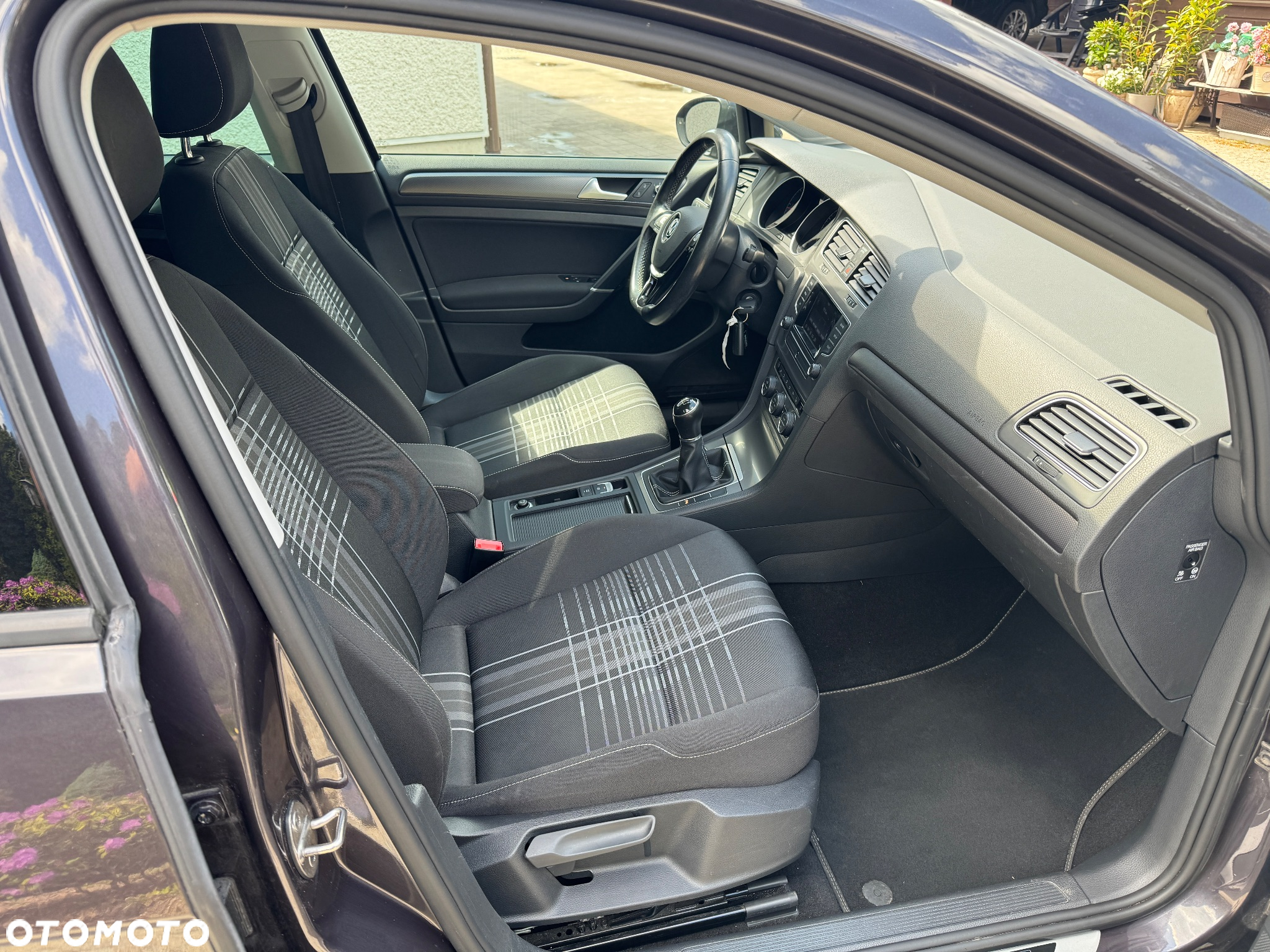 Volkswagen Golf 1.6 TDI BlueMotion Technology Lounge - 10