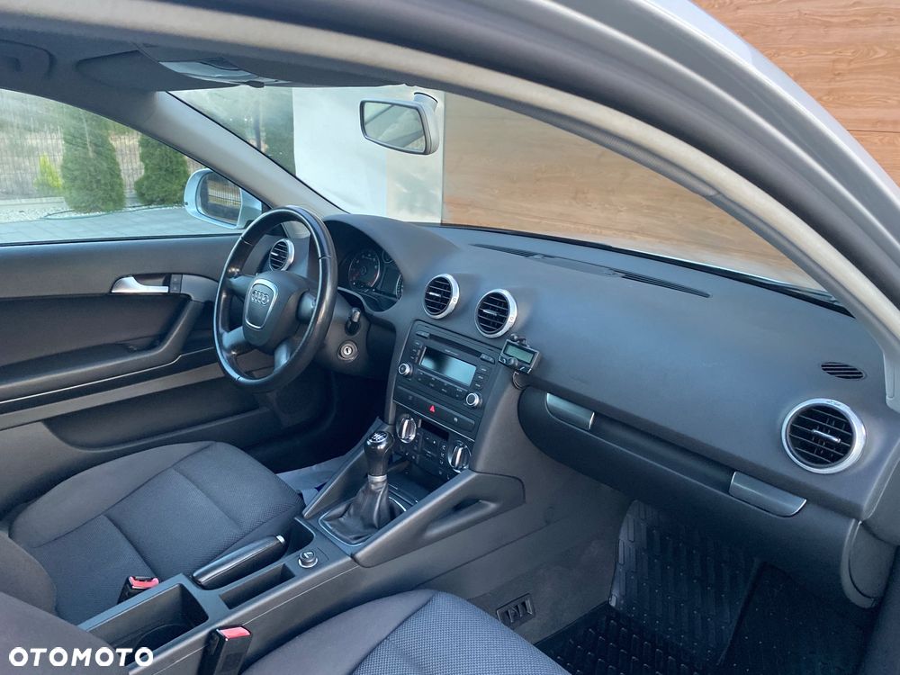 Audi A3 3-drzwiowe 1.4 TFSI Attraction - 32