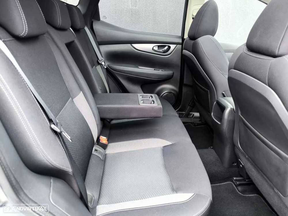 Nissan Qashqai 1.5 dCi N-Connecta J18 - 26