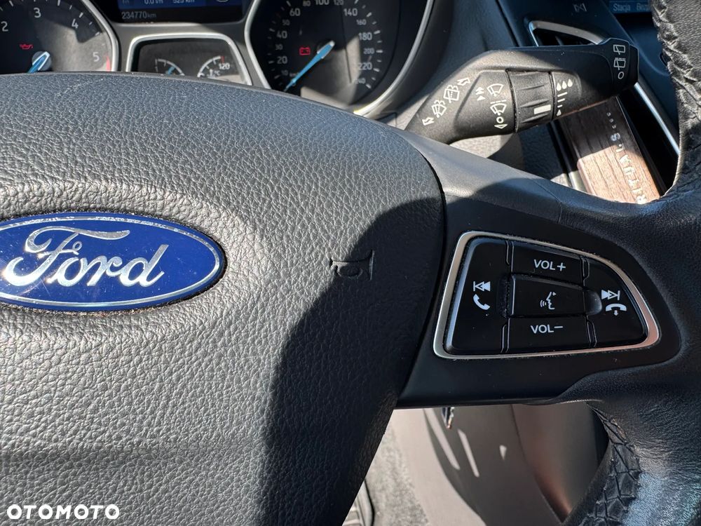 Ford Focus 1.5 TDCi SYNC Edition - 26