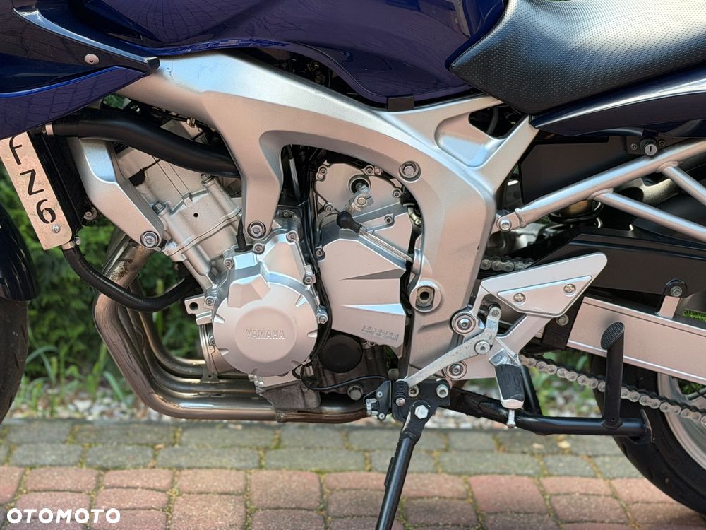 Yamaha FZ6 - 16