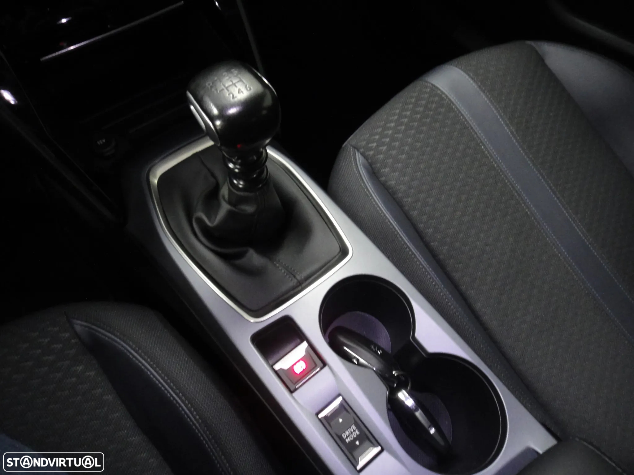 Peugeot 2008 PureTech 130 Allure - 24