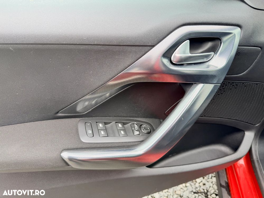 Peugeot 2008 PureTech 130 Stop&Start GT-Line Edition - 14