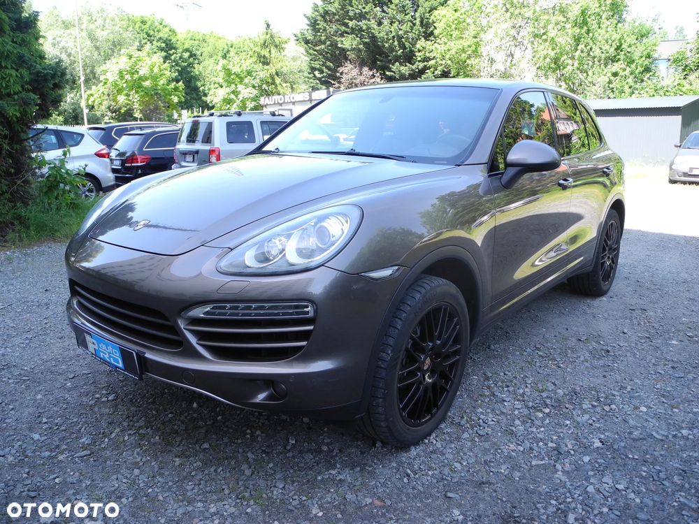 Porsche Cayenne - 1