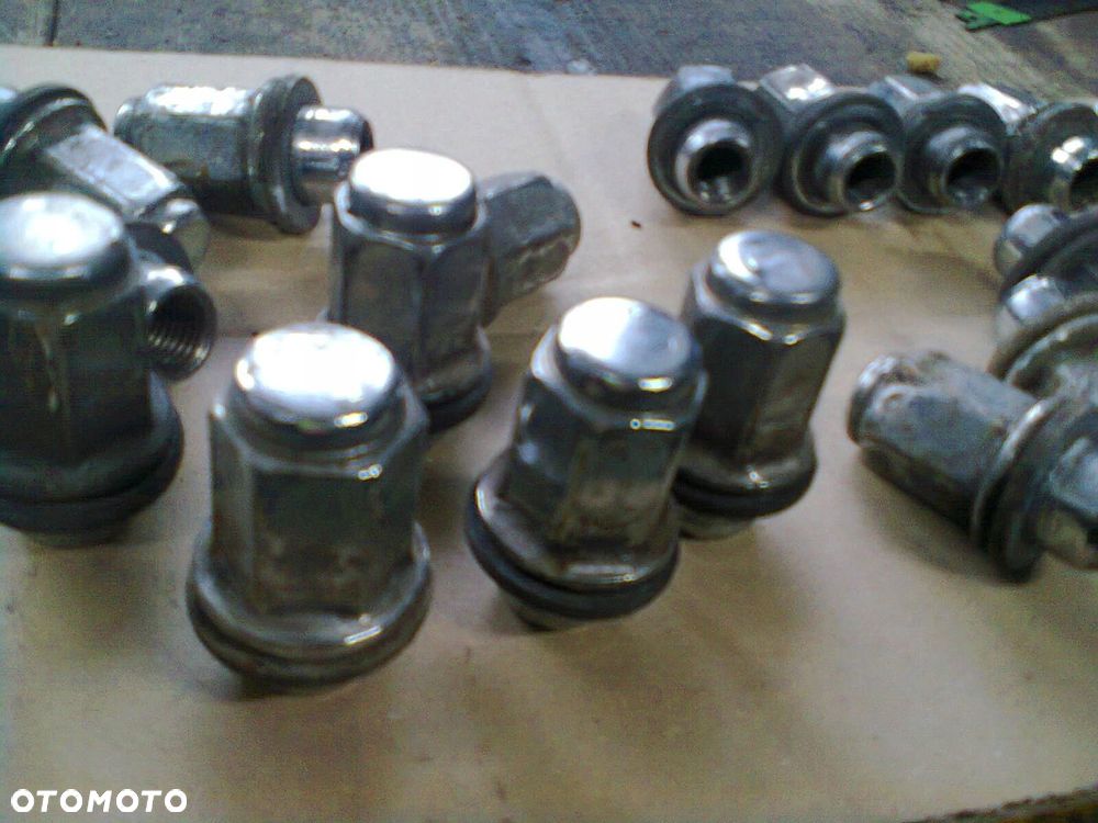 nakrętka zabezpieczenie kół Toyota Land Cruiser - 8