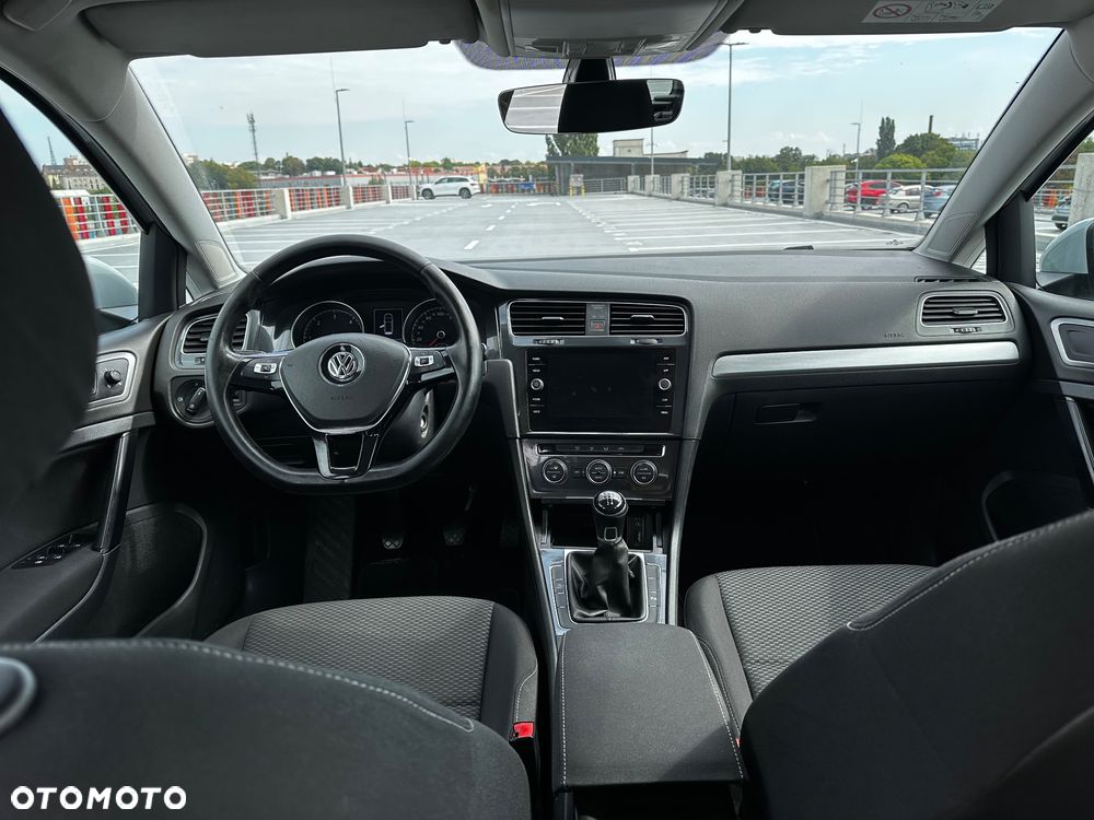 Volkswagen Golf - 12