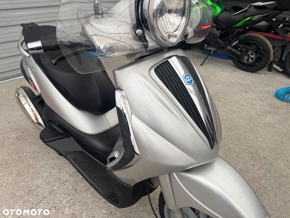 Piaggio Beverly - 16