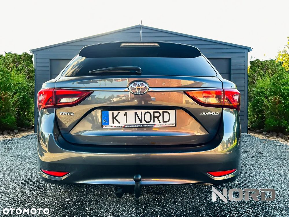 Toyota Avensis 1.8 Premium MS - 8