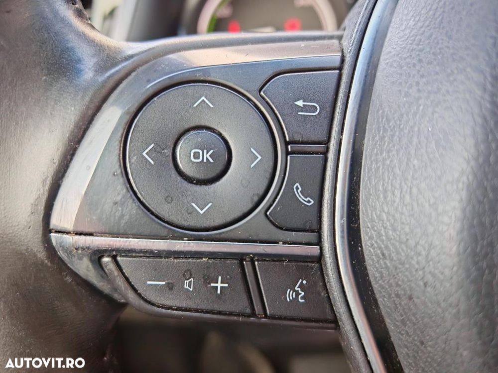 Toyota Camry Business Edition - 19