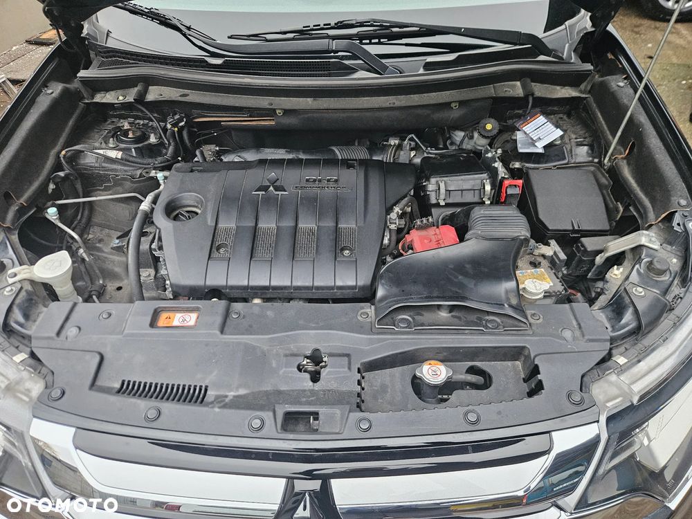 Mitsubishi Outlander 2.2 DI-D 4WD Plus - 35