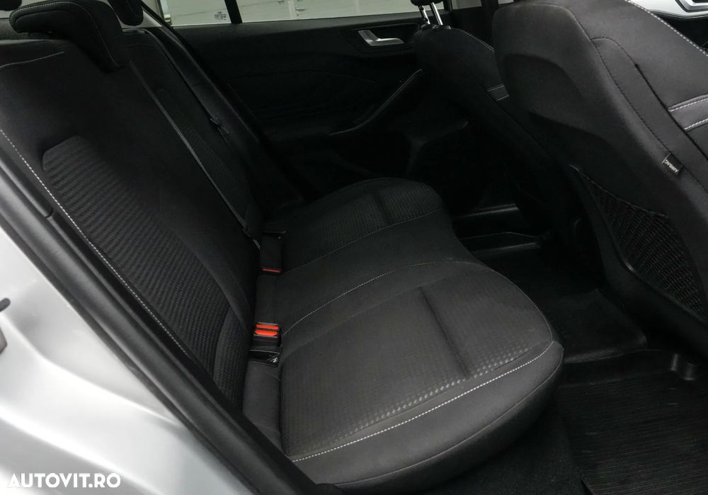 Ford Focus 1.0 EcoBoost Titanium Business - 16