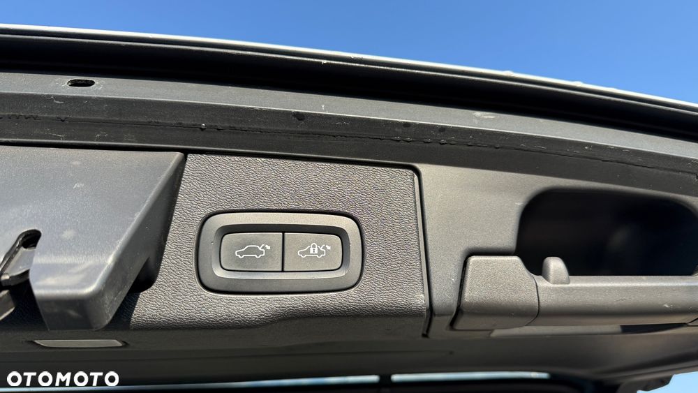 Volvo XC 60 B5 B Momentum - 20