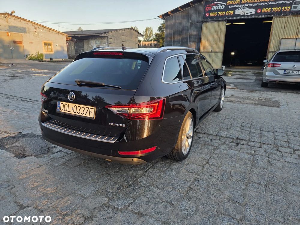 Skoda Superb 2.0 TSI Active DSG - 6
