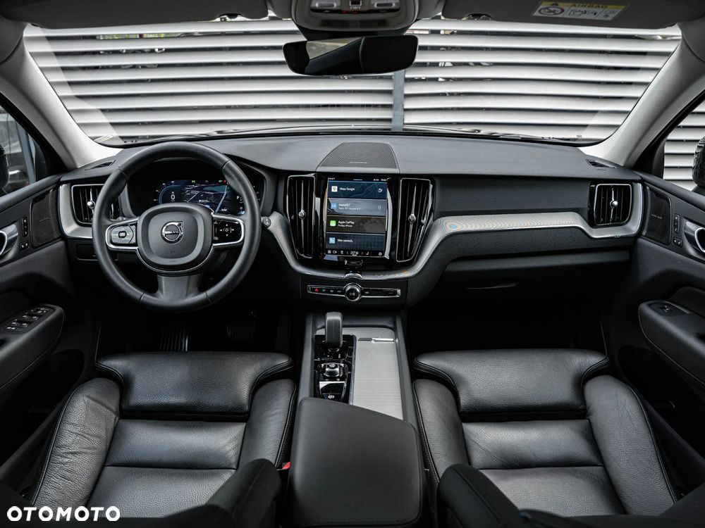 Volvo XC 60 B4 B Plus Dark - 5