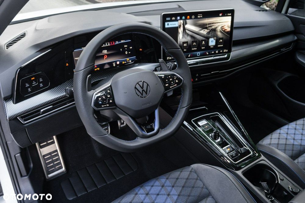 Volkswagen Golf - 27