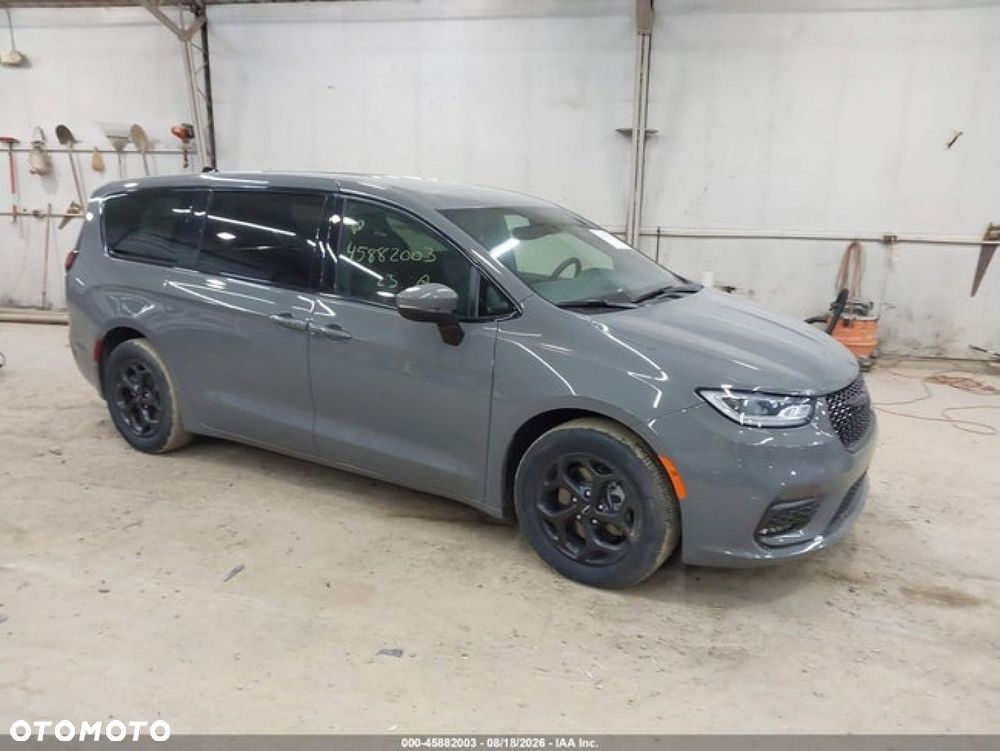 Chrysler Pacifica - 5