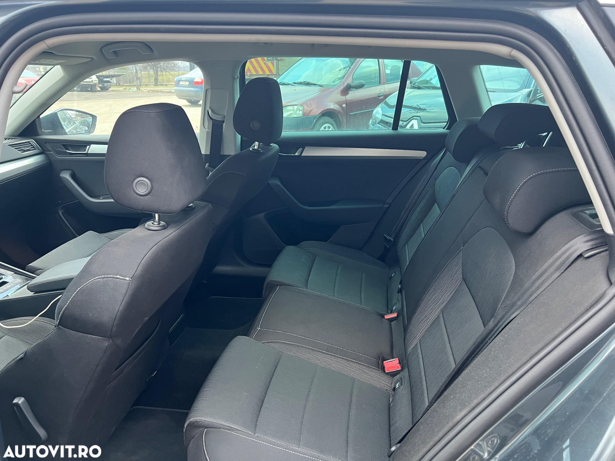 Skoda Superb 2.0 TDI DSG Ambition - 9